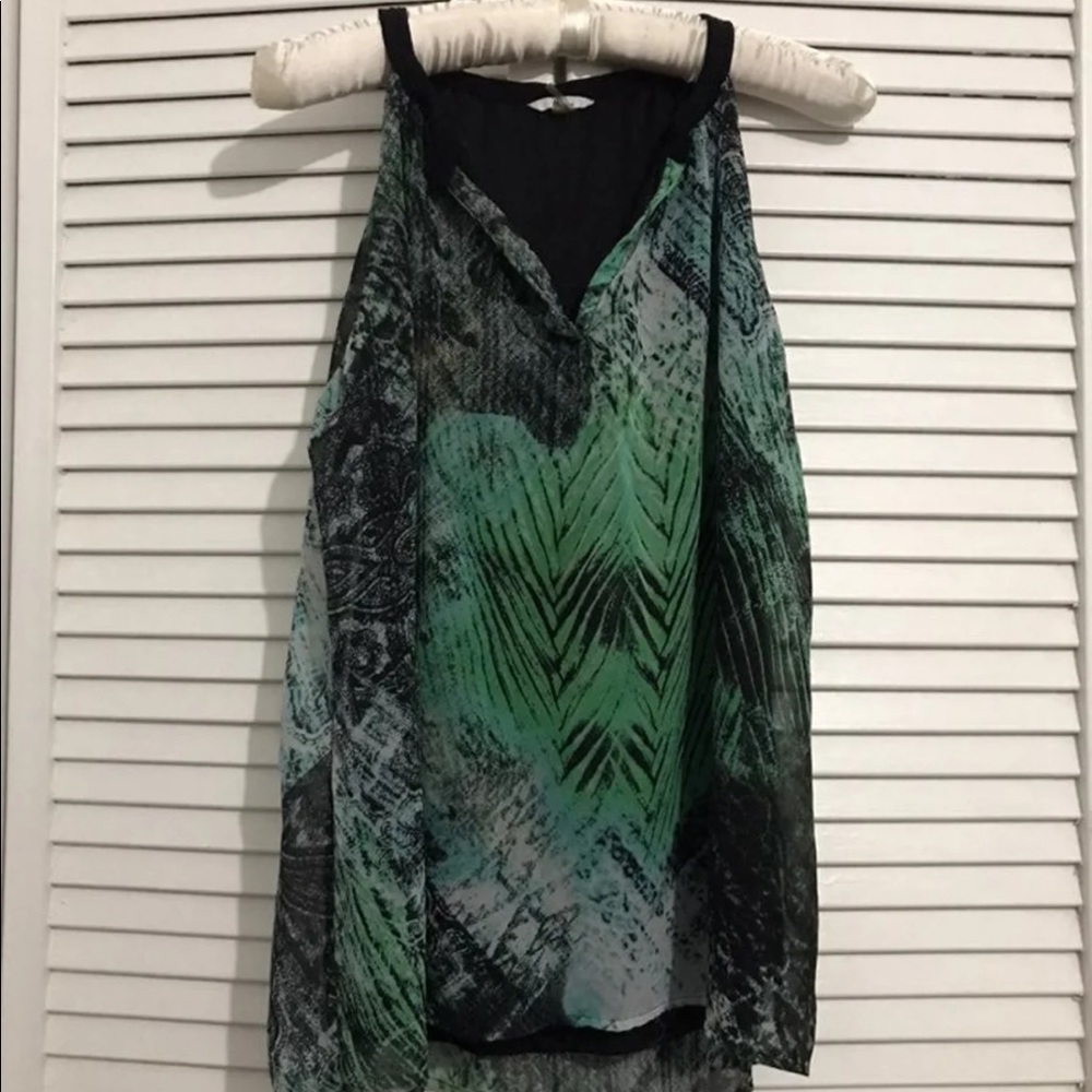 Woman’s Milano Top Size Large